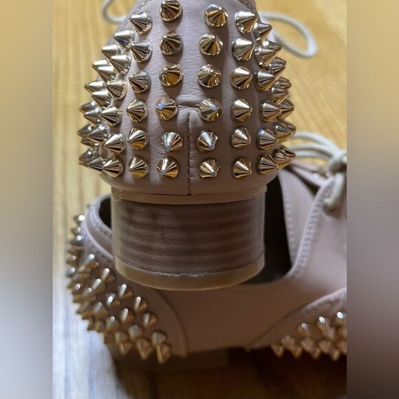 EUC Spiked Saddle Shoe Nude Gold 7M - Picture 3 of 8